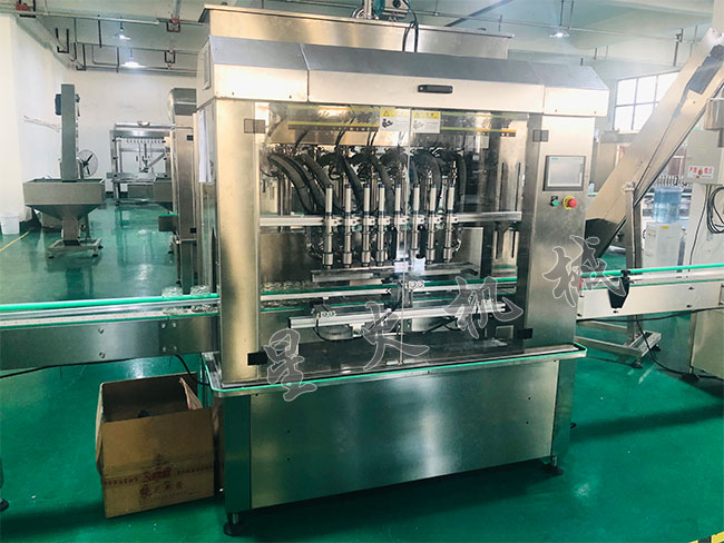 牛肉醬灌裝機實拍